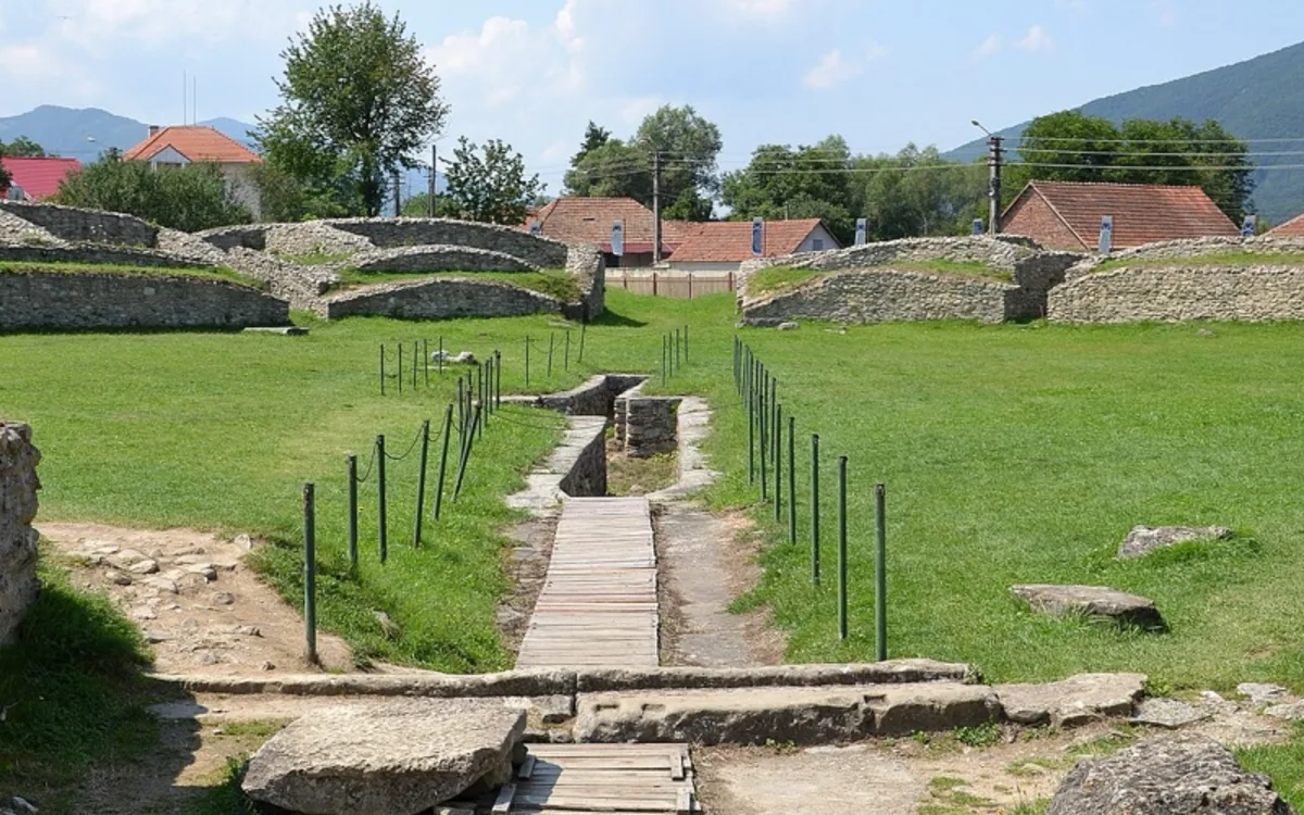 Ulpia Traiana Sarmizegetusa — sit roman